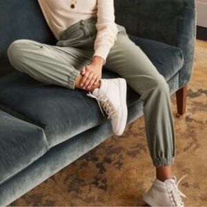 Boden Chino Joggers “Gowrie”